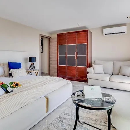Apartment The Diamond Of Banus With Seaviews Marbella